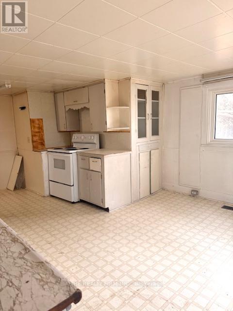 10181 Ivan Drive, Middlesex Centre, Ontario  N0M 2A0 - Photo 9 - X12854102