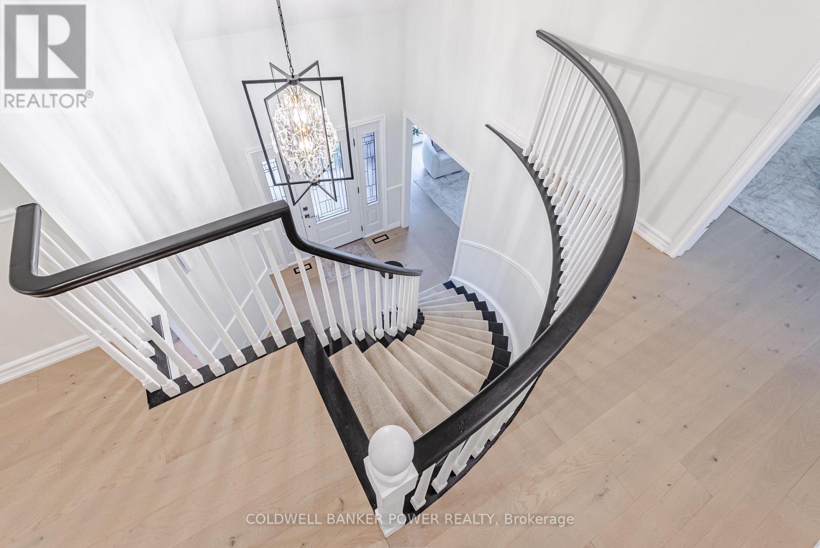 Photo 24 of 50 for 333 Sunnyside Crescent