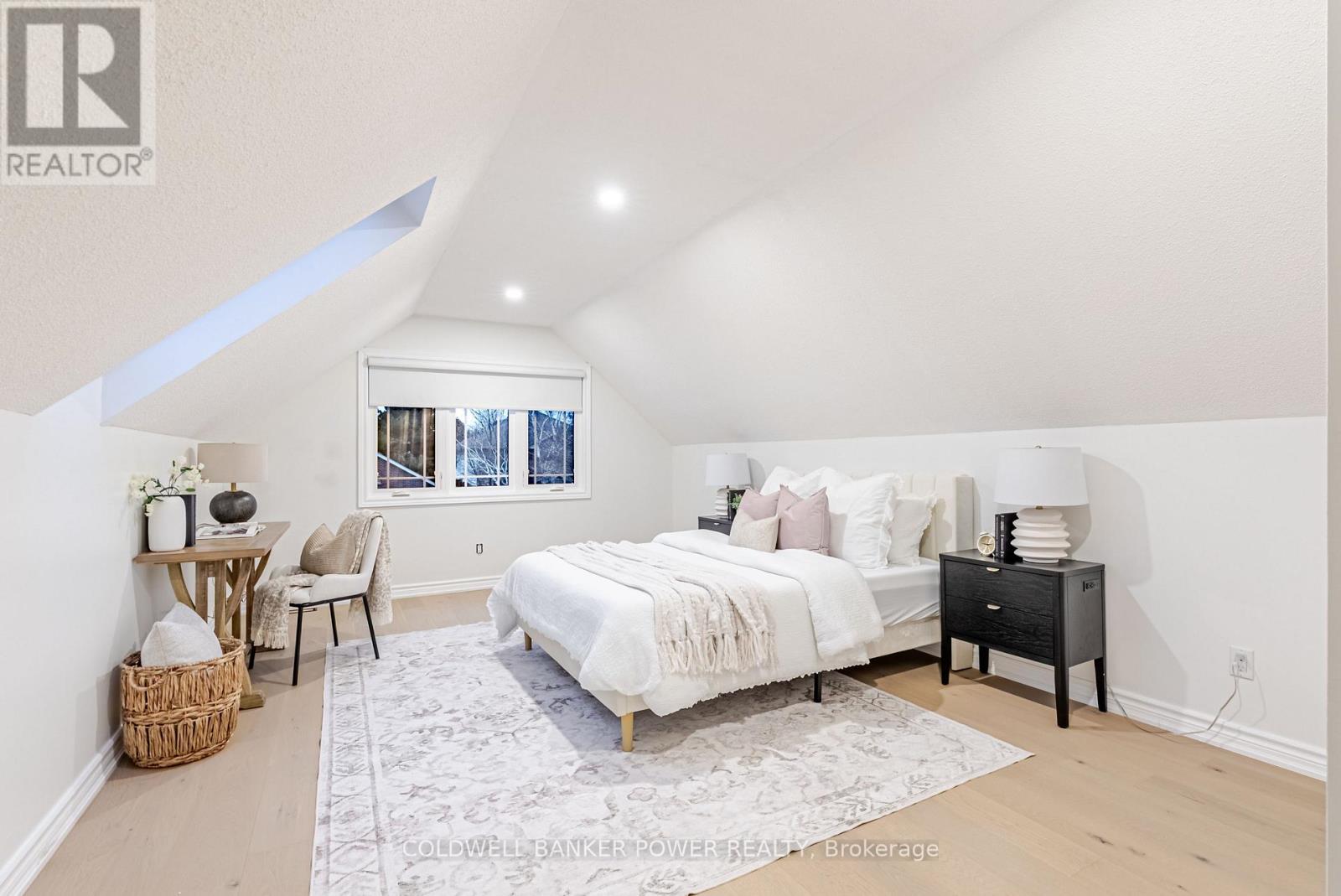 Photo 36 of 50 for 333 Sunnyside Crescent