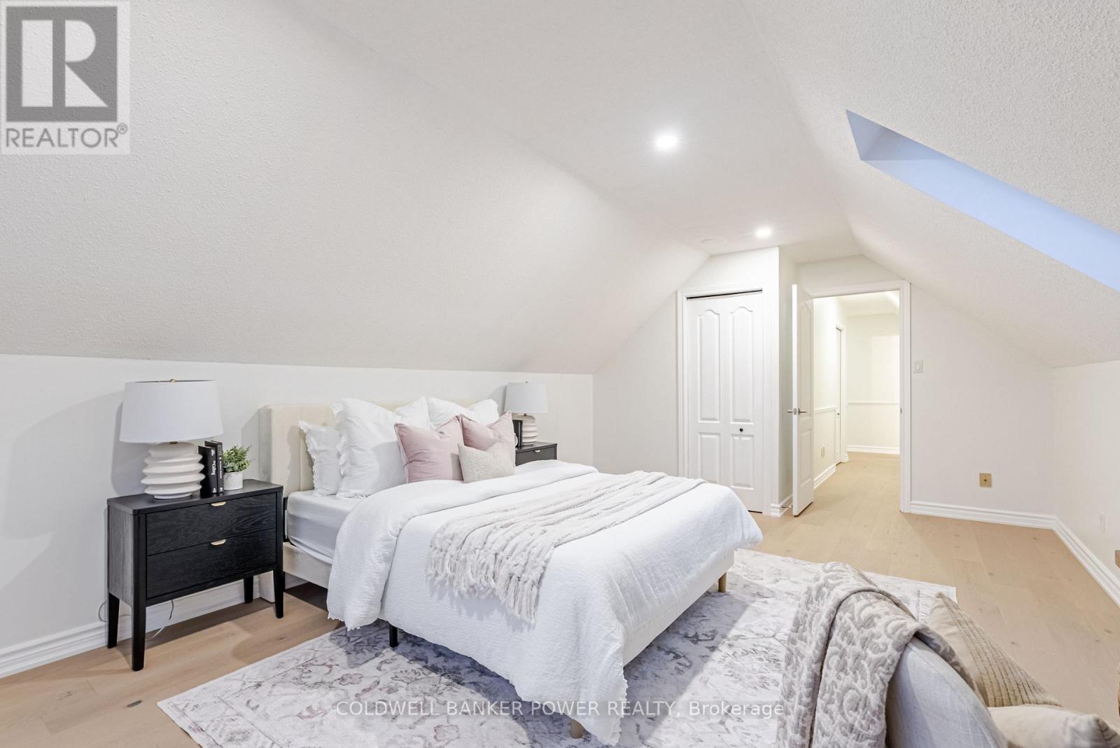 Photo 37 of 50 for 333 Sunnyside Crescent