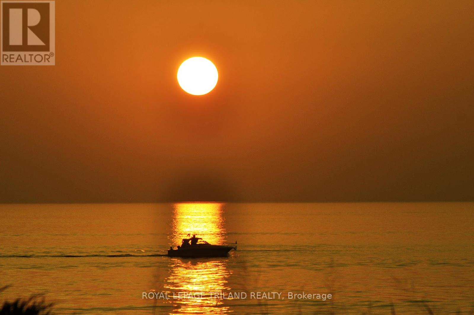 10328 Pinetree Drive, Lambton Shores, Ontario  N0M 1T0 - Photo 13 - X12854244