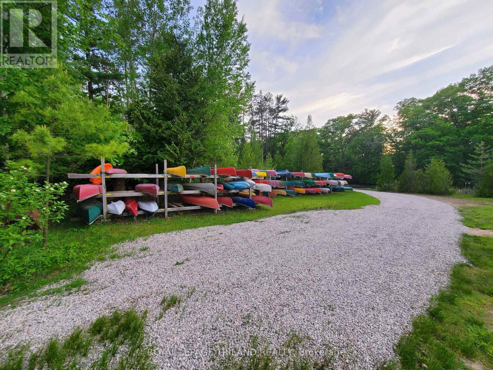 10328 Pinetree Drive, Lambton Shores, Ontario  N0M 1T0 - Photo 24 - X12854244