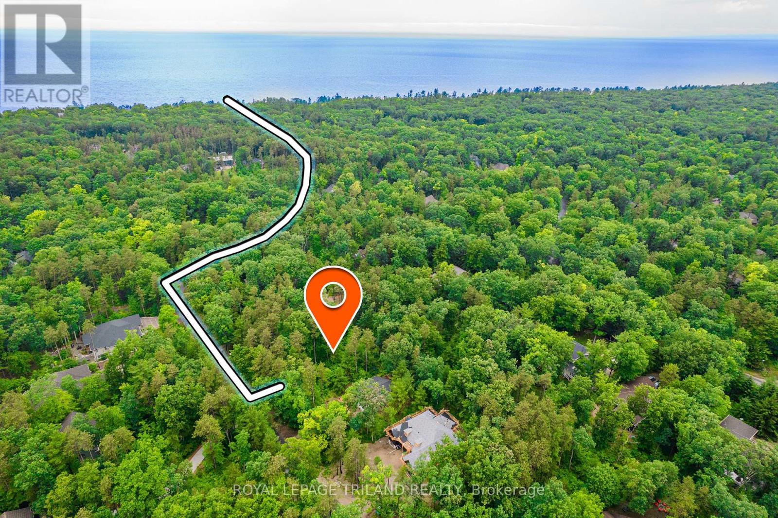 10328 Pinetree Drive, Lambton Shores, Ontario  N0M 1T0 - Photo 6 - X12854244