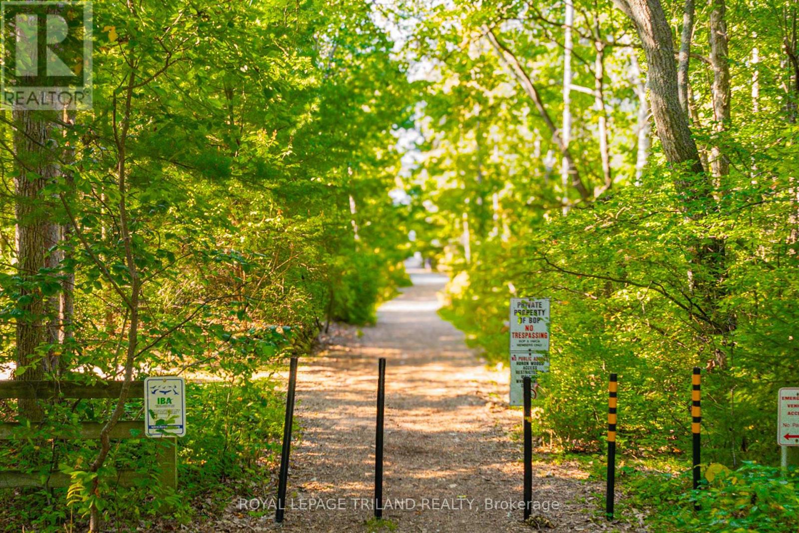 10328 Pinetree Drive, Lambton Shores, Ontario  N0M 1T0 - Photo 7 - X12854244