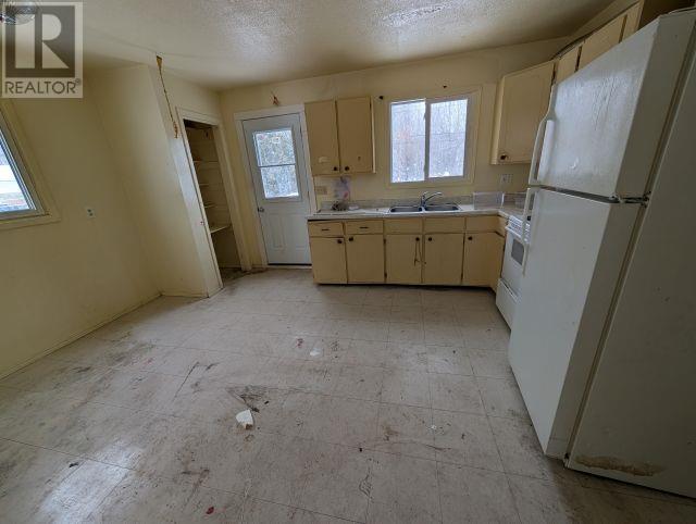 33 Winnipeg St S, White River, Ontario  P0M 3G0 - Photo 5 - SM260425