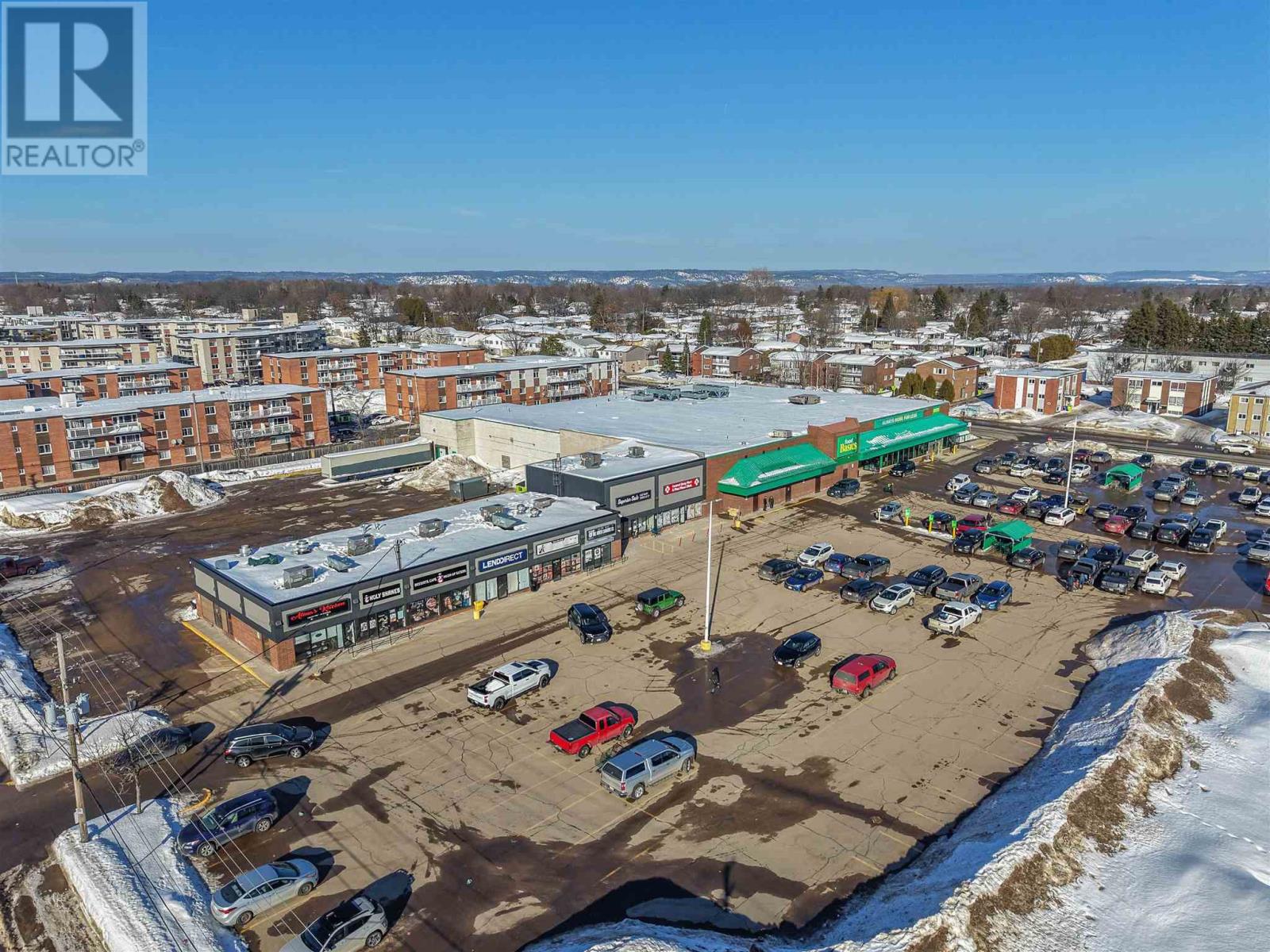 691-709 Pine St, Sault Ste. Marie, Ontario  P6B 3G2 - Photo 1 - SM260426