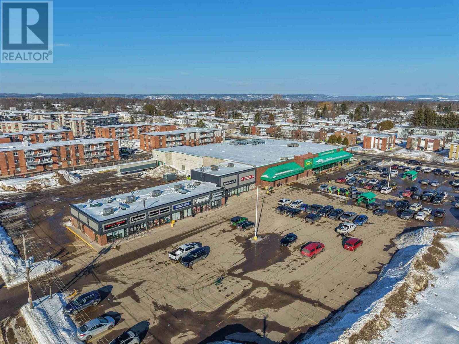 691-709 Pine St, Sault Ste. Marie, Ontario  P6B 3G2 - Photo 2 - SM260426