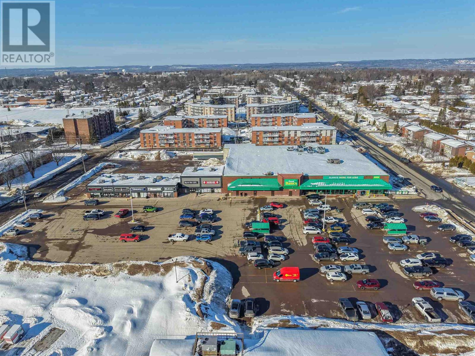 691-709 Pine St, Sault Ste. Marie, Ontario  P6B 3G2 - Photo 3 - SM260426