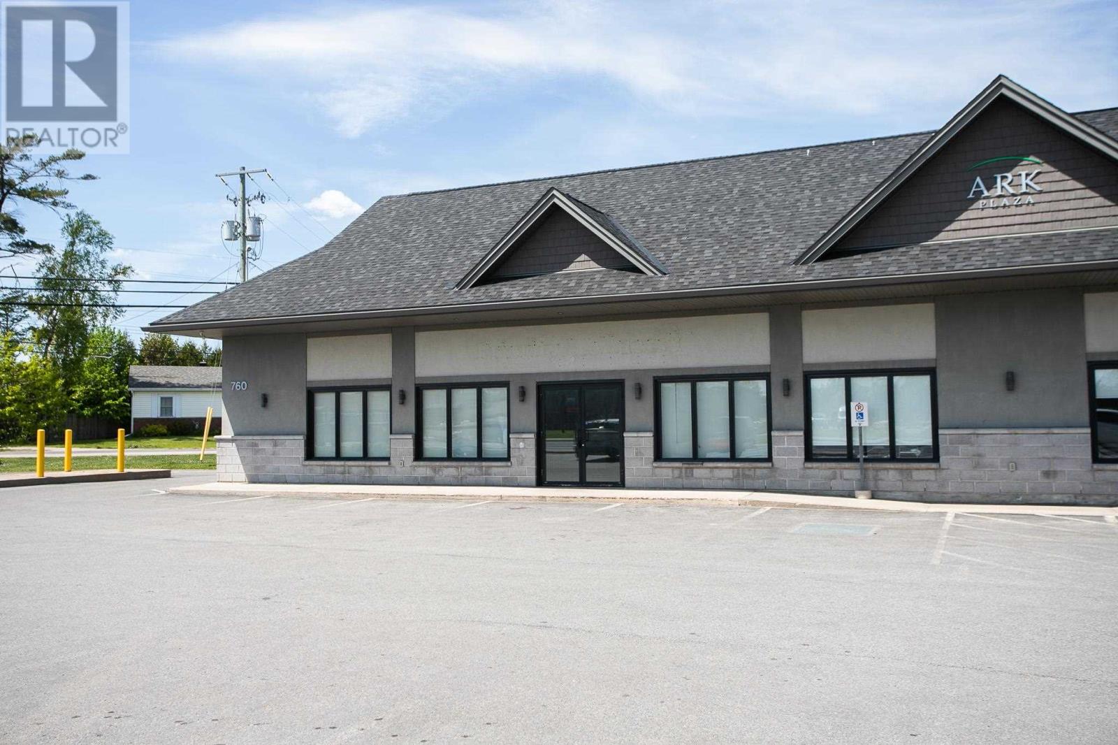 760 Second Lin, Sault Ste. Marie, Ontario P6B 4K4 - Photo 2 - SM260427