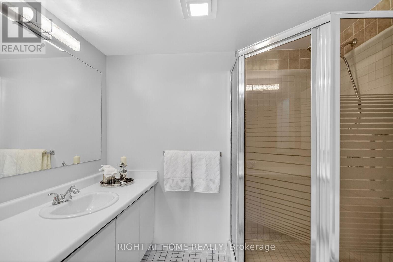 808 - 2759 Carousel Crescent, Ottawa, Ontario  K1T 2N5 - Photo 16 - X12853916