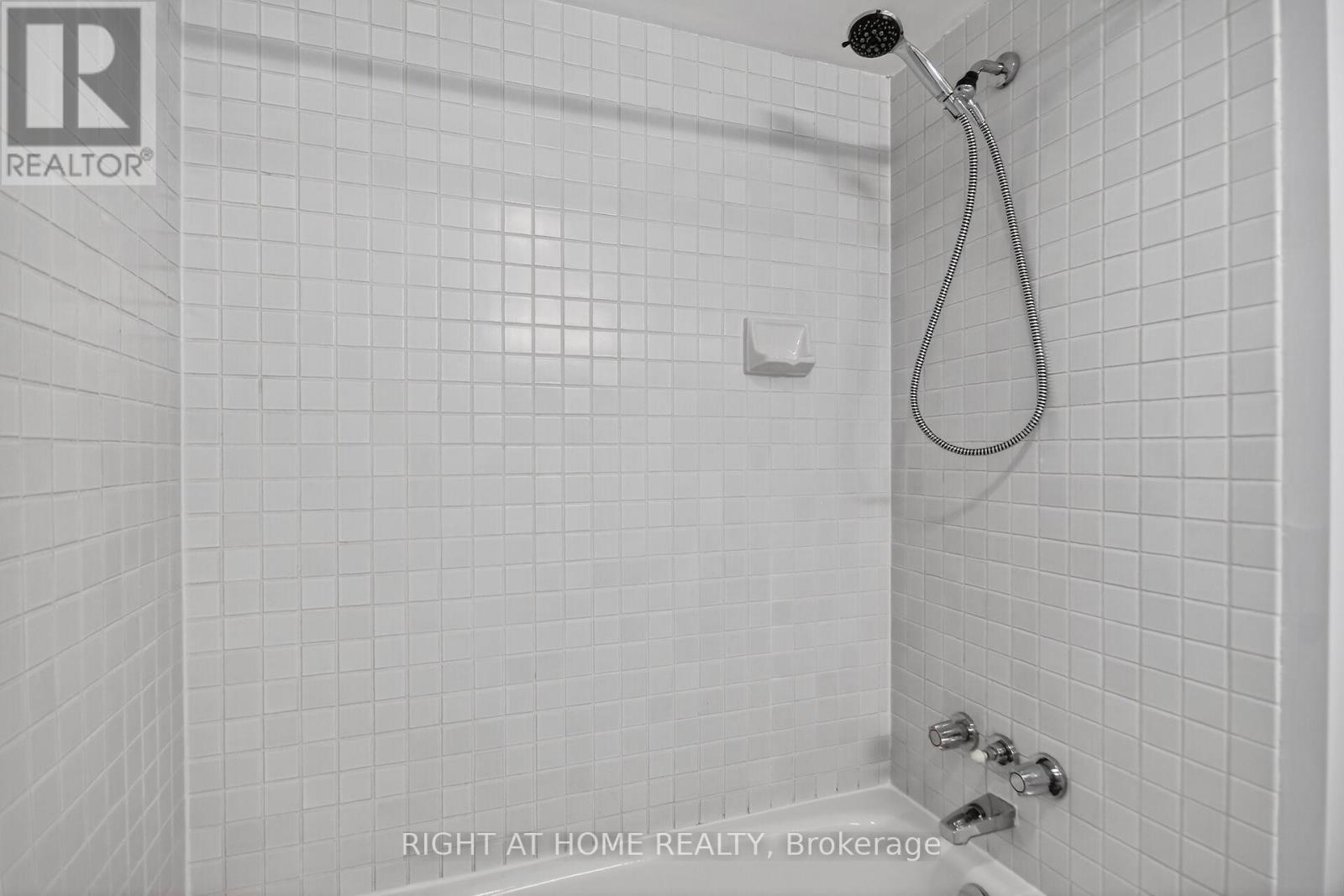 808 - 2759 Carousel Crescent, Ottawa, Ontario  K1T 2N5 - Photo 20 - X12853916