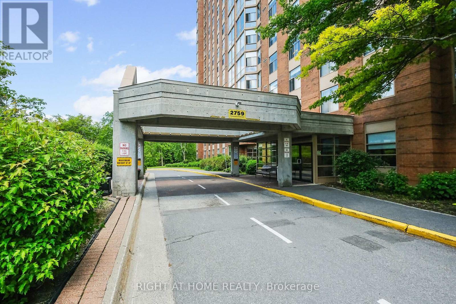 808 - 2759 Carousel Crescent, Ottawa, Ontario  K1T 2N5 - Photo 3 - X12853916