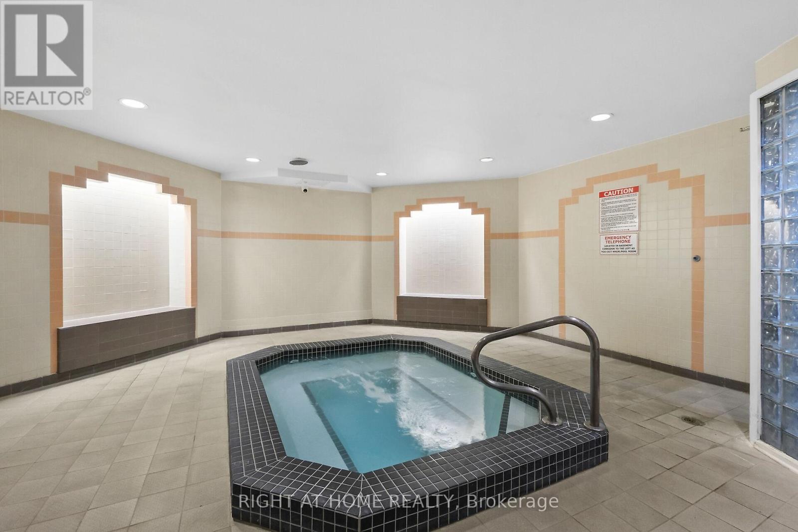 808 - 2759 Carousel Crescent, Ottawa, Ontario  K1T 2N5 - Photo 31 - X12853916