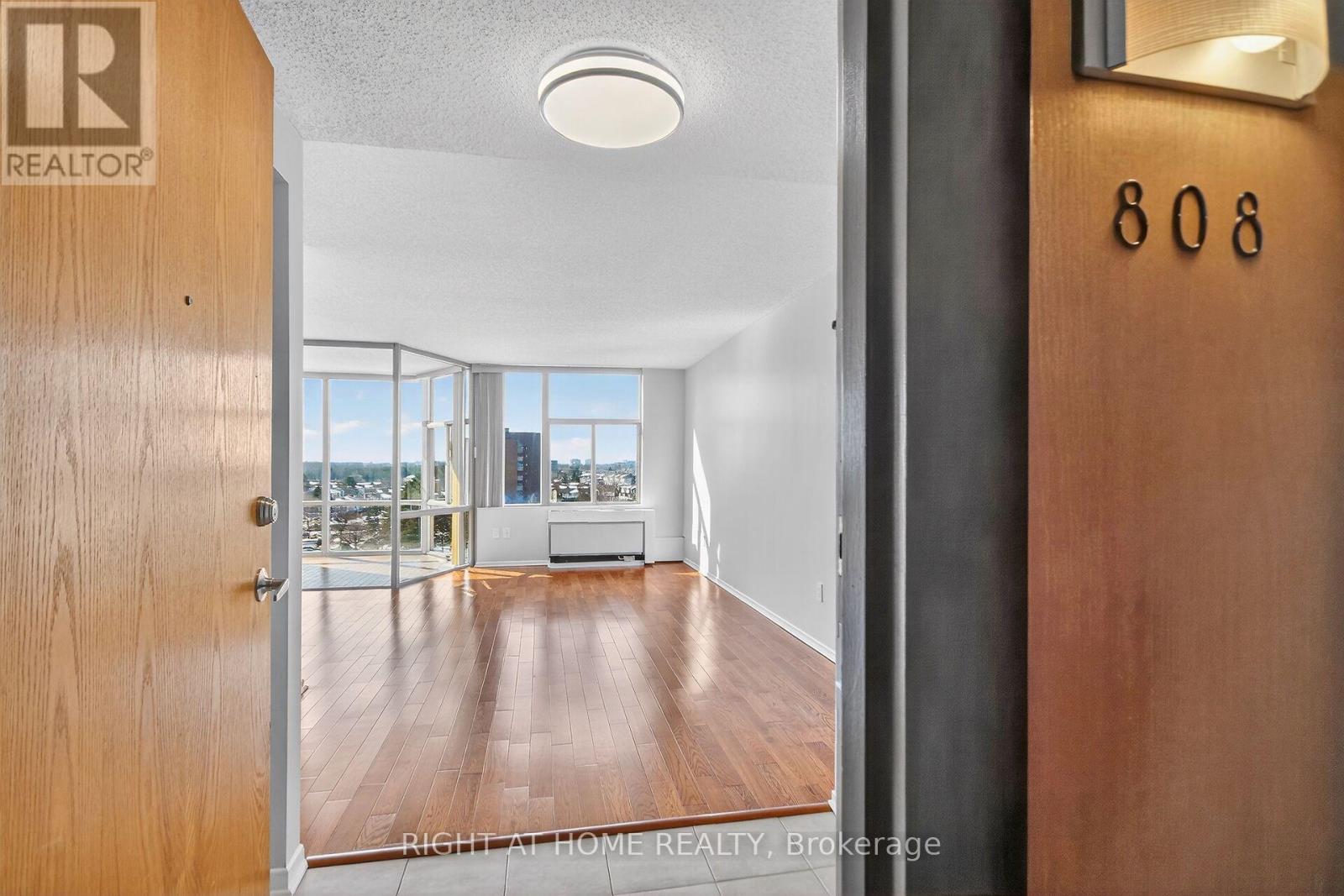 808 - 2759 Carousel Crescent, Ottawa, Ontario  K1T 2N5 - Photo 4 - X12853916