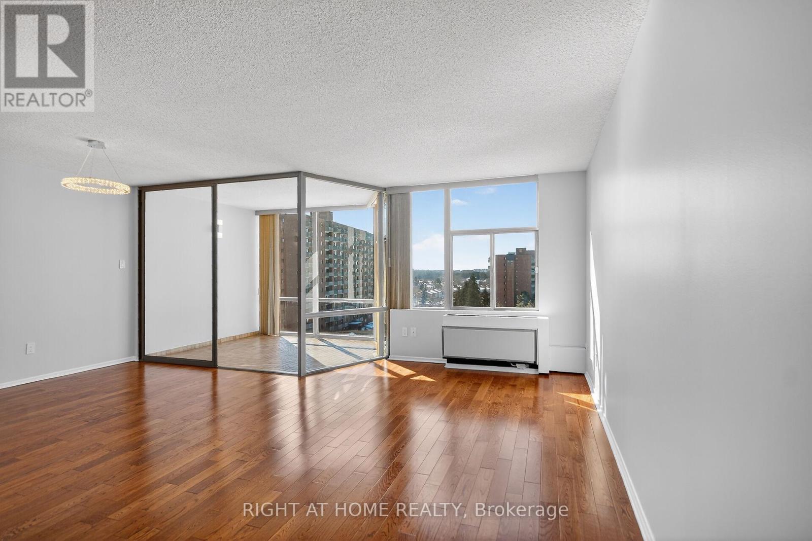 808 - 2759 Carousel Crescent, Ottawa, Ontario  K1T 2N5 - Photo 6 - X12853916