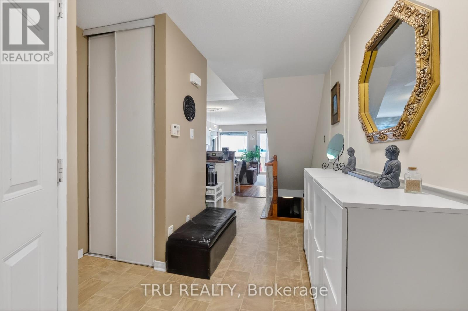 13 Celebration Street, Ottawa, Ontario  K2C 4A6 - Photo 4 - X12853938