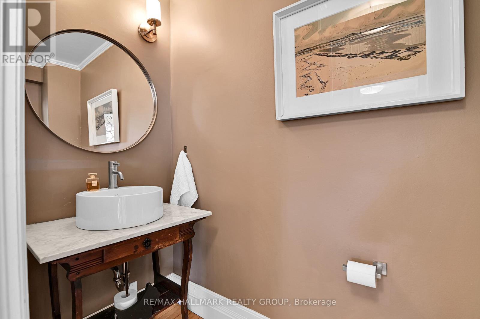 9 Rock Avenue, Ottawa, Ontario  K1M 1A5 - Photo 11 - X12854060