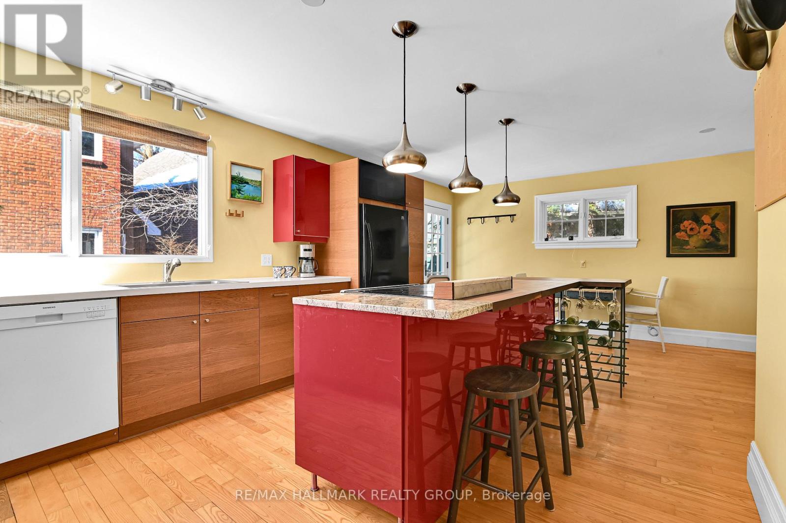 9 Rock Avenue, Ottawa, Ontario  K1M 1A5 - Photo 12 - X12854060