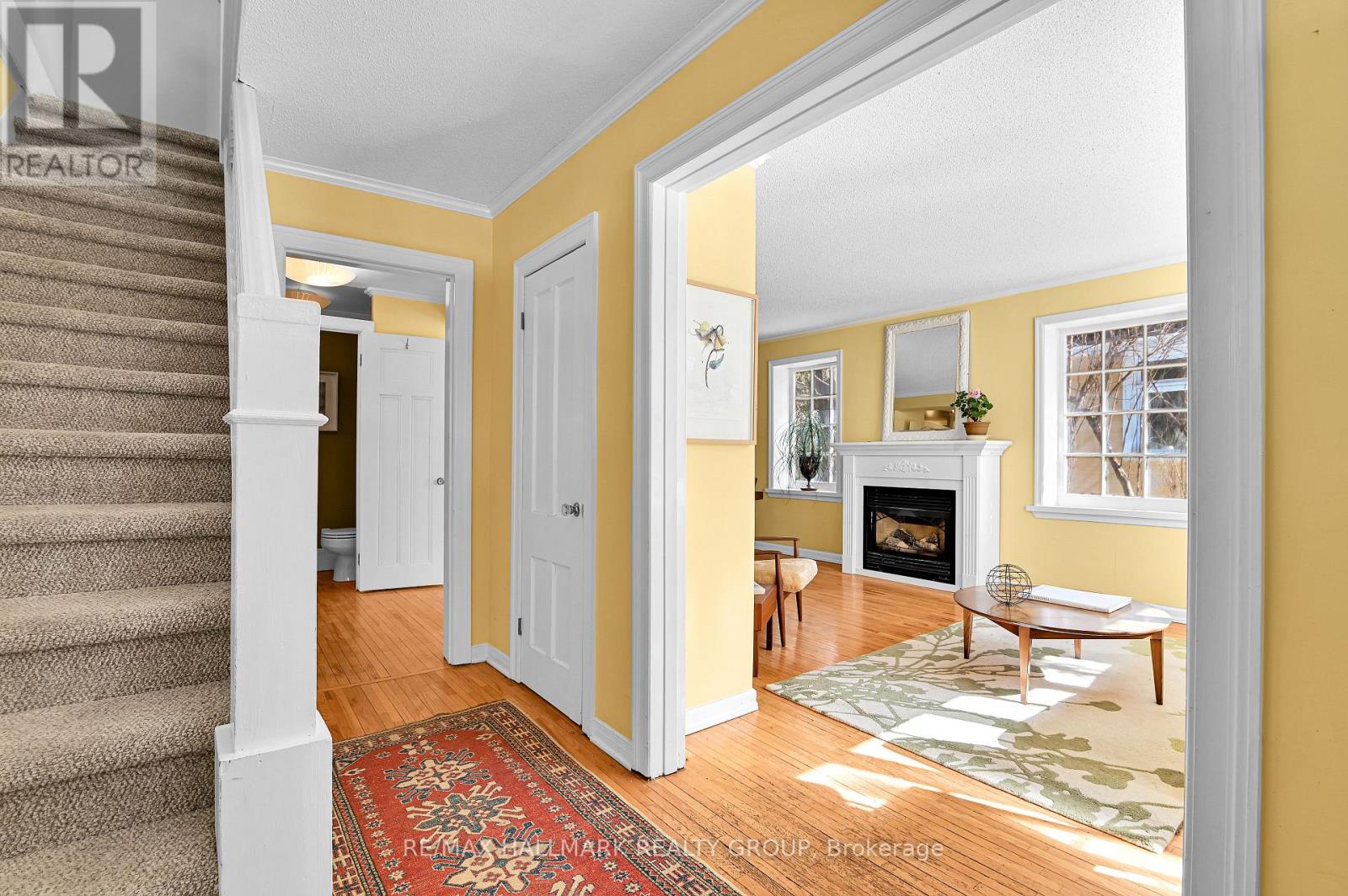 9 Rock Avenue, Ottawa, Ontario  K1M 1A5 - Photo 5 - X12854060