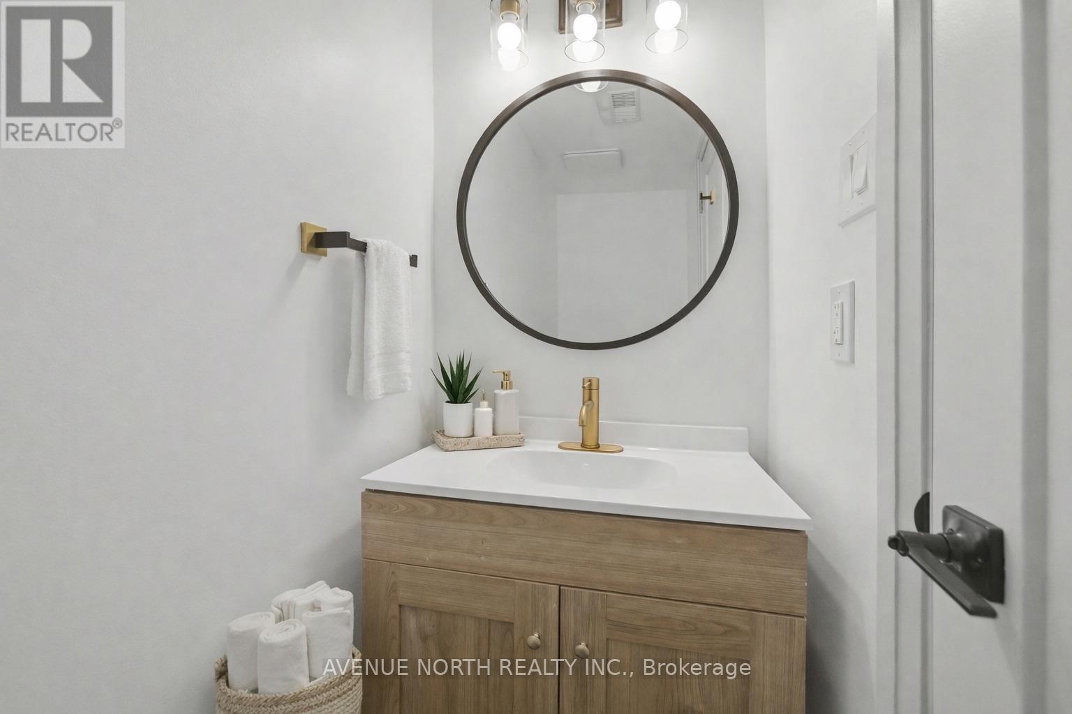 4 Marielle Court, Ottawa, Ontario  K2B 8P4 - Photo 3 - X12854212