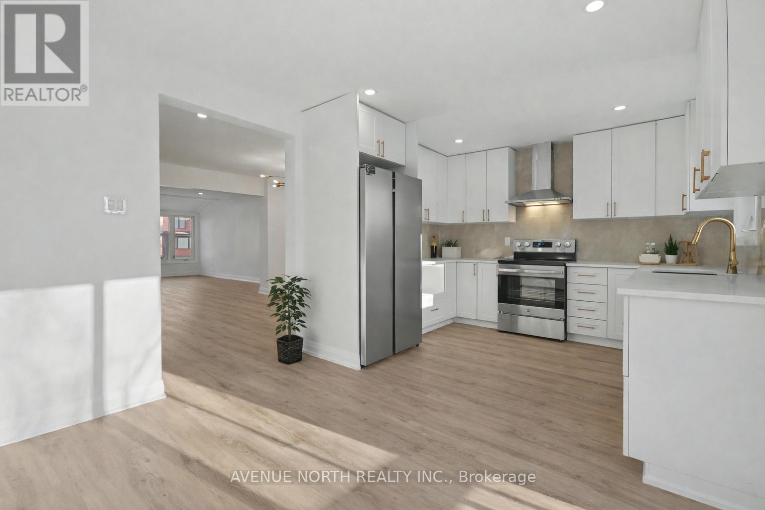 4 Marielle Court, Ottawa, Ontario  K2B 8P4 - Photo 4 - X12854212