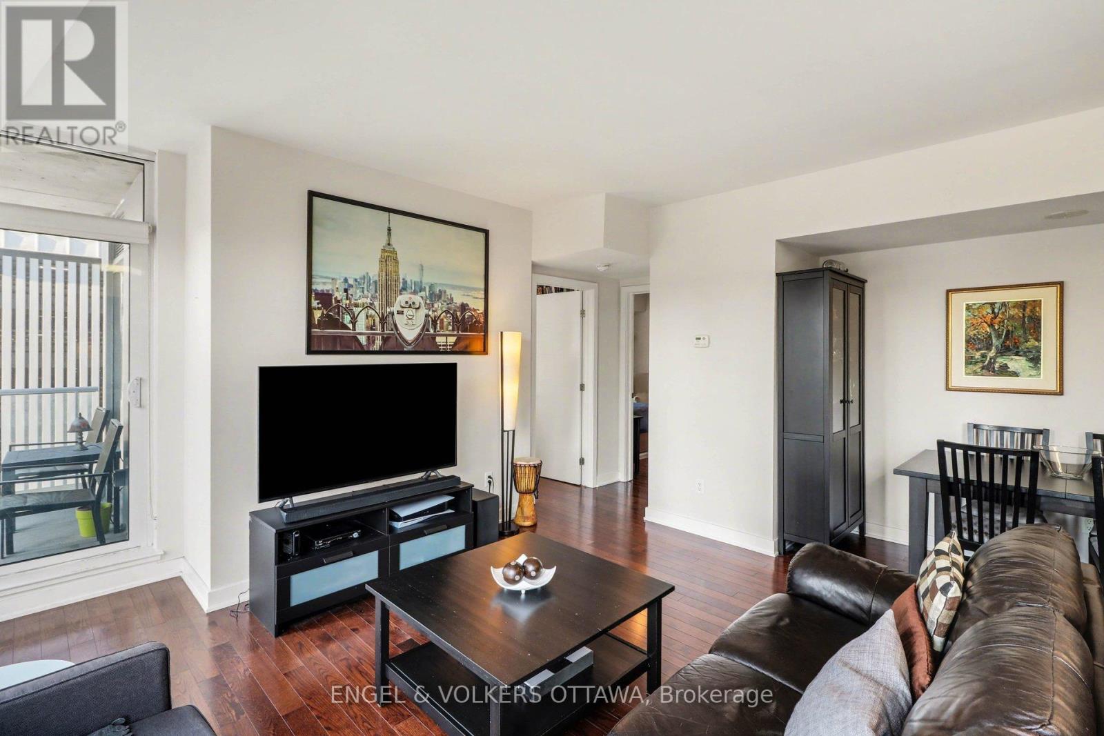 701 - 179 Metcalfe Street, Ottawa, Ontario  K2P 0W1 - Photo 4 - X12854236