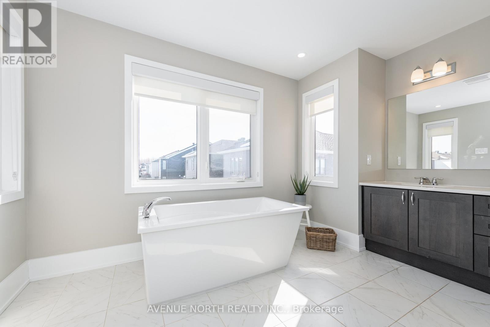 805 Henslows Circle, Ottawa, Ontario  K4A 5H6 - Photo 32 - X12854258