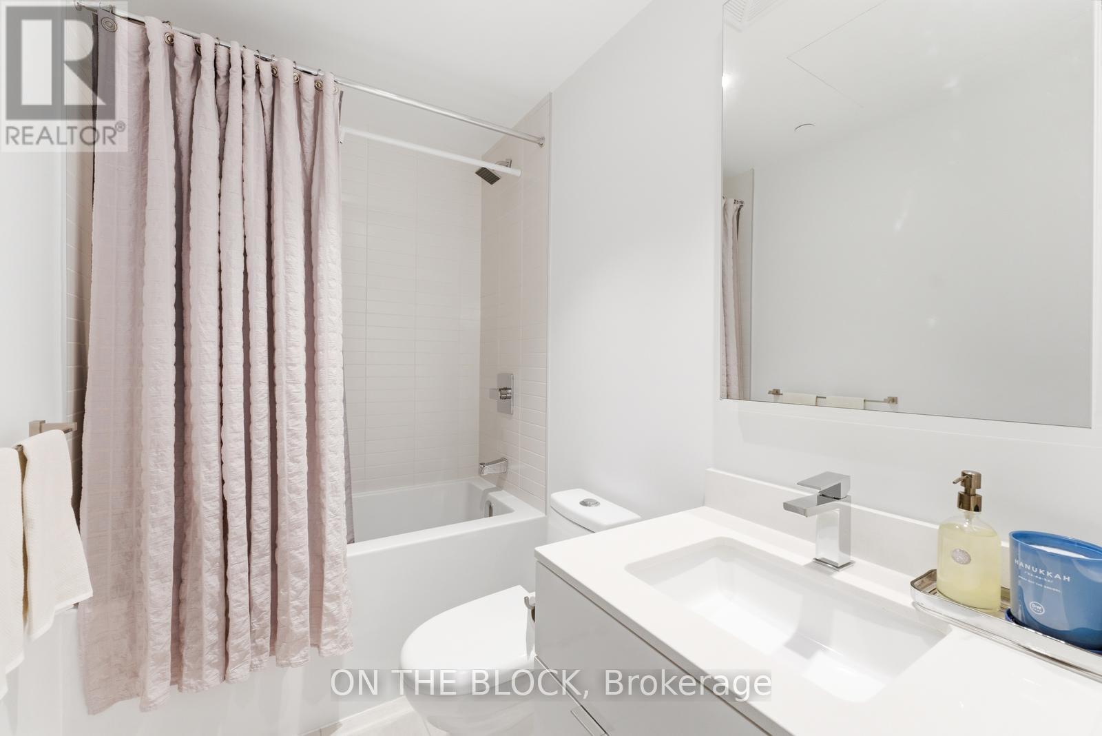 5309 - 7 Grenville Street, Toronto, Ontario  M4Y 0E9 - Photo 11 - C12853338