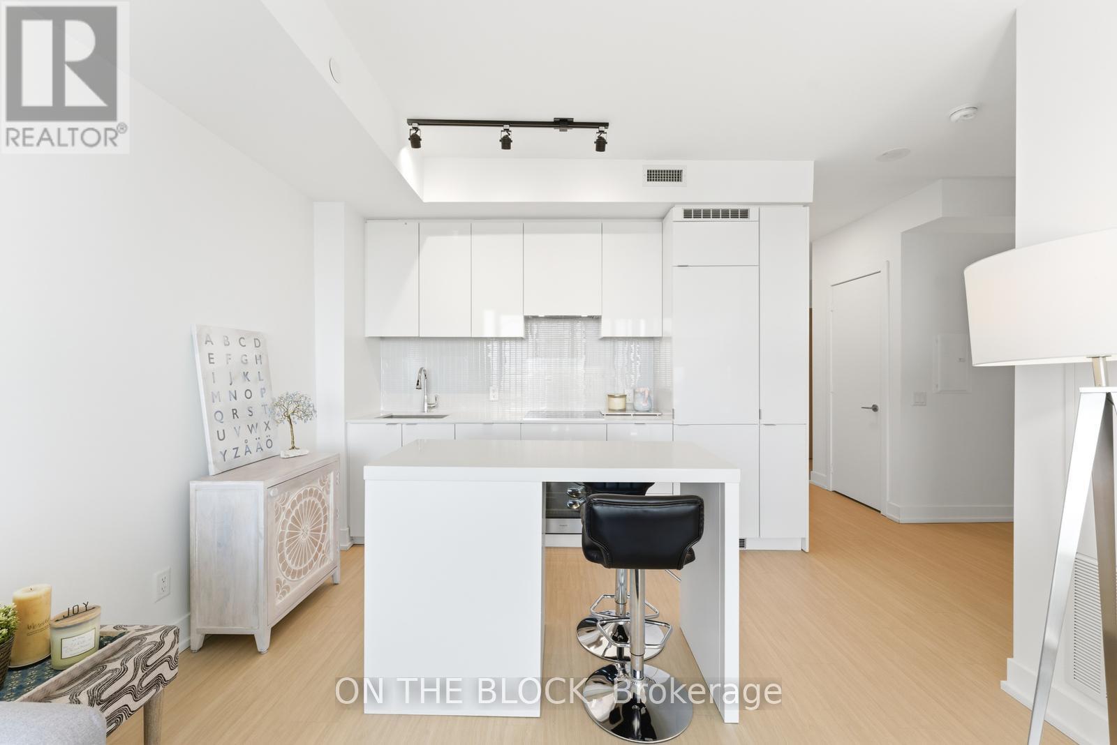 5309 - 7 Grenville Street, Toronto, Ontario  M4Y 0E9 - Photo 4 - C12853338