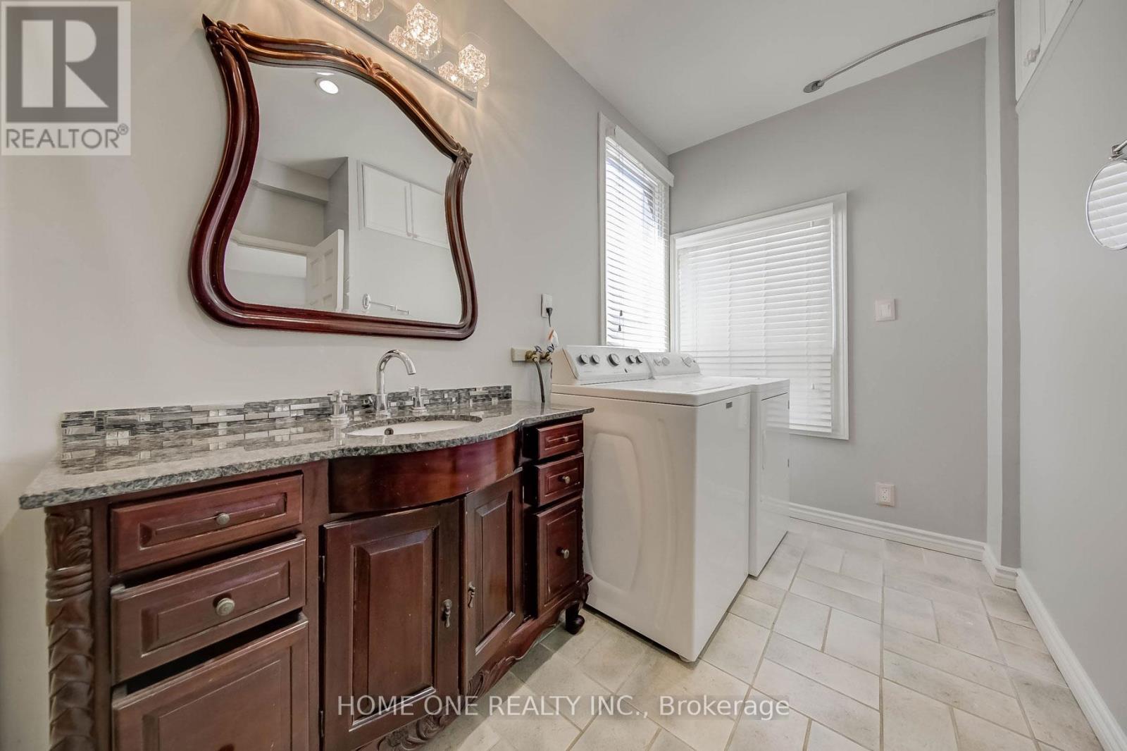 13 Simpson Avenue, Toronto, Ontario  M4K 1A1 - Photo 8 - E12853236