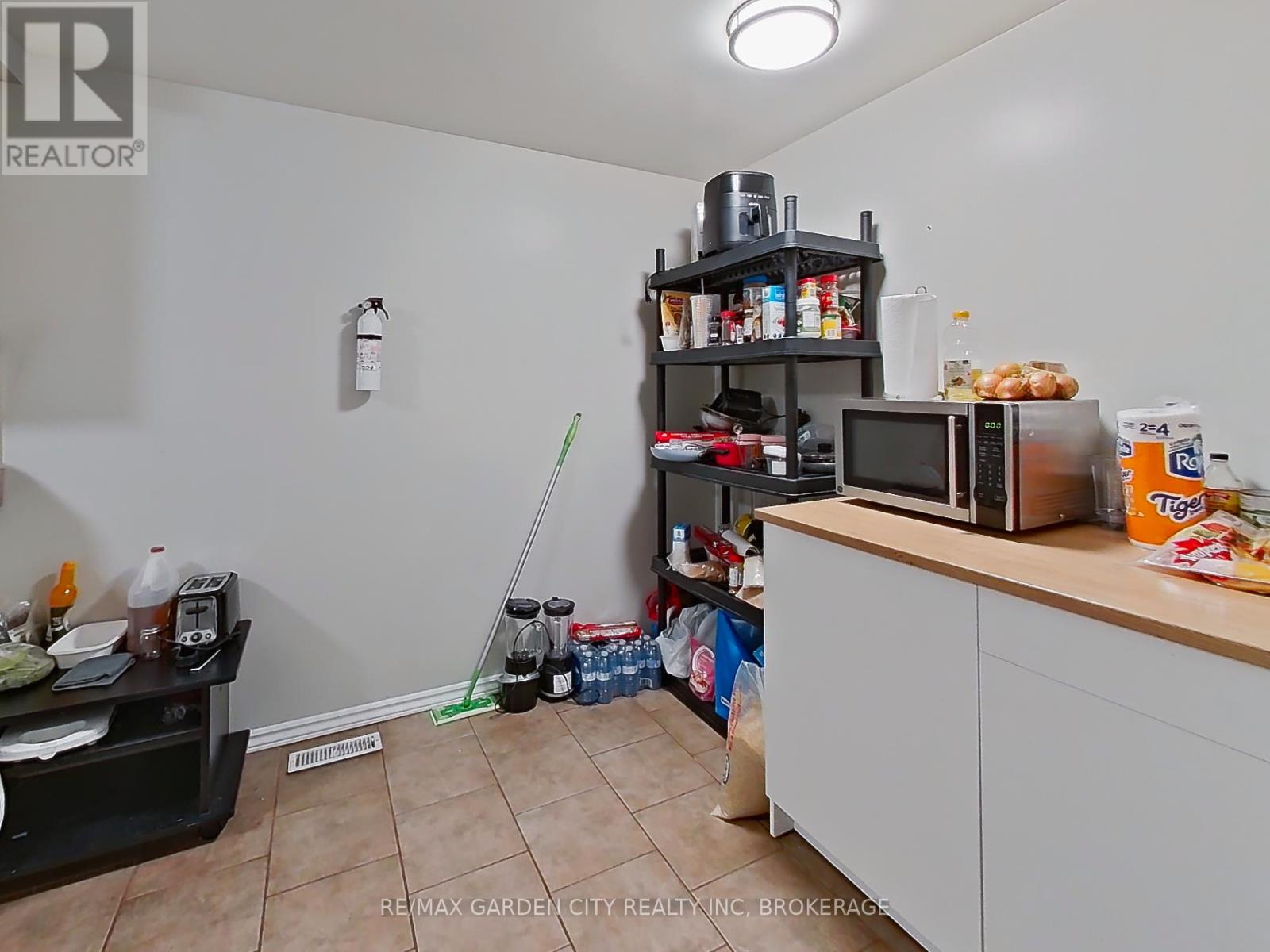 3 Tara Crescent, Thorold, Ontario  L2V 4M1 - Photo 17 - X12854222