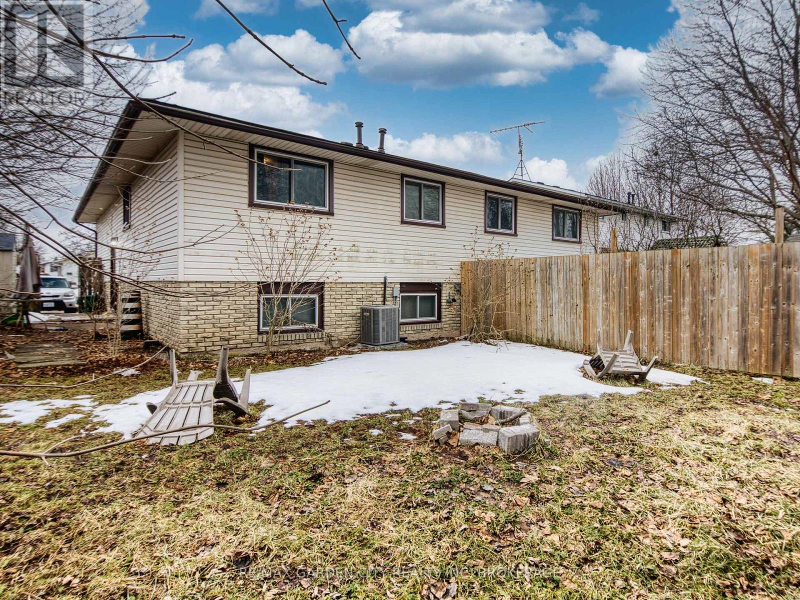 3 Tara Crescent, Thorold, Ontario  L2V 4M1 - Photo 6 - X12854222