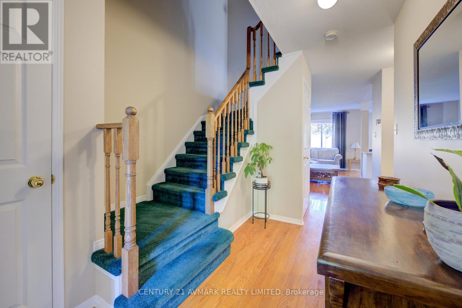 4893 Northgate Crescent, Lincoln, Ontario  L3J 0E6 - Photo 3 - X12854242