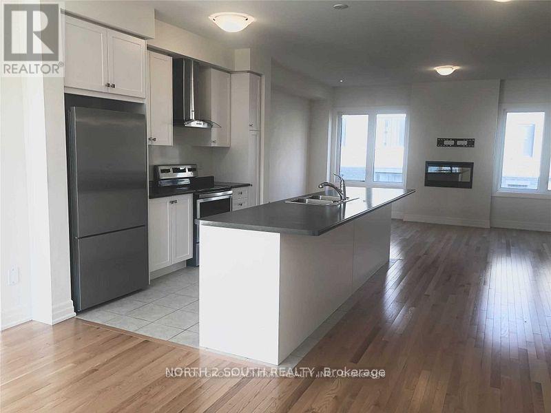 160 Tango Crescent, Newmarket, Ontario  L3X 0K5 - Photo 4 - N12853300