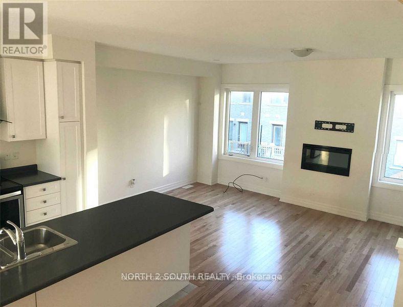 160 Tango Crescent, Newmarket, Ontario  L3X 0K5 - Photo 6 - N12853300