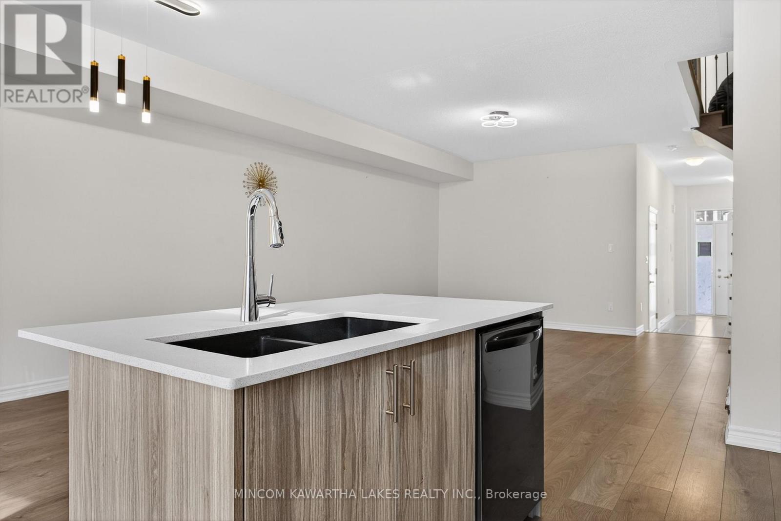 348 Okanagan Path, Oshawa, Ontario  L1H 0A7 - Photo 14 - E12854120