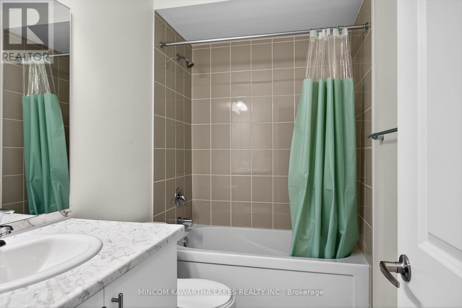 348 Okanagan Path, Oshawa, Ontario  L1H 0A7 - Photo 28 - E12854120