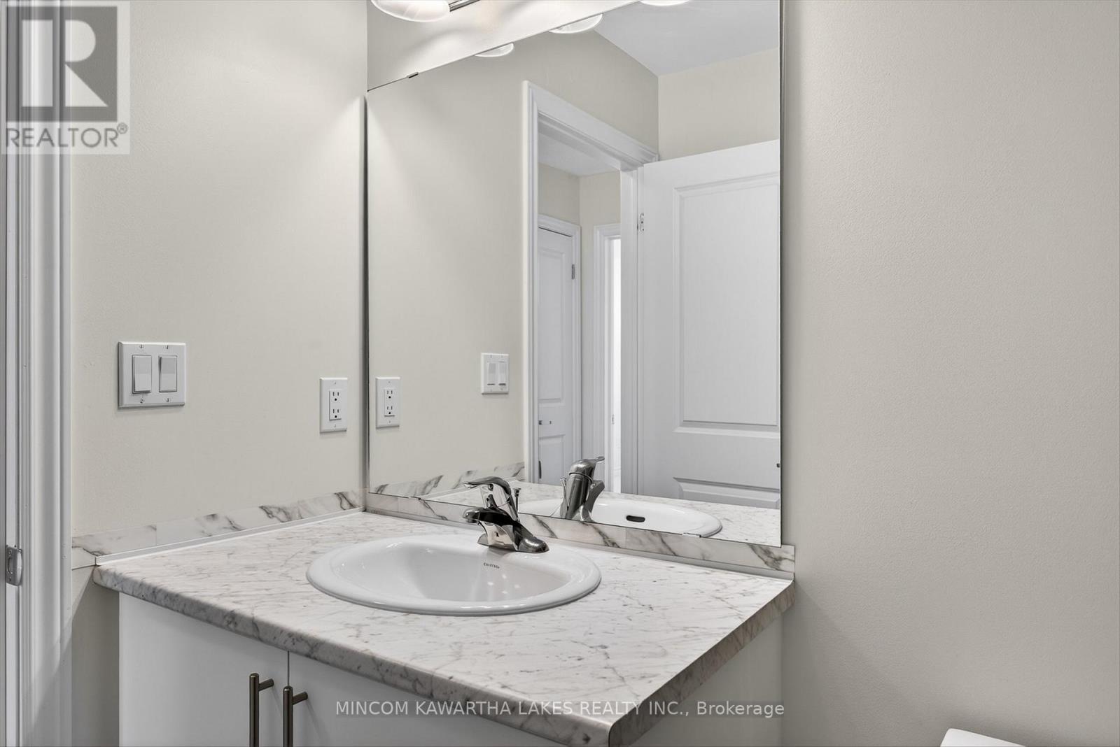 348 Okanagan Path, Oshawa, Ontario  L1H 0A7 - Photo 29 - E12854120