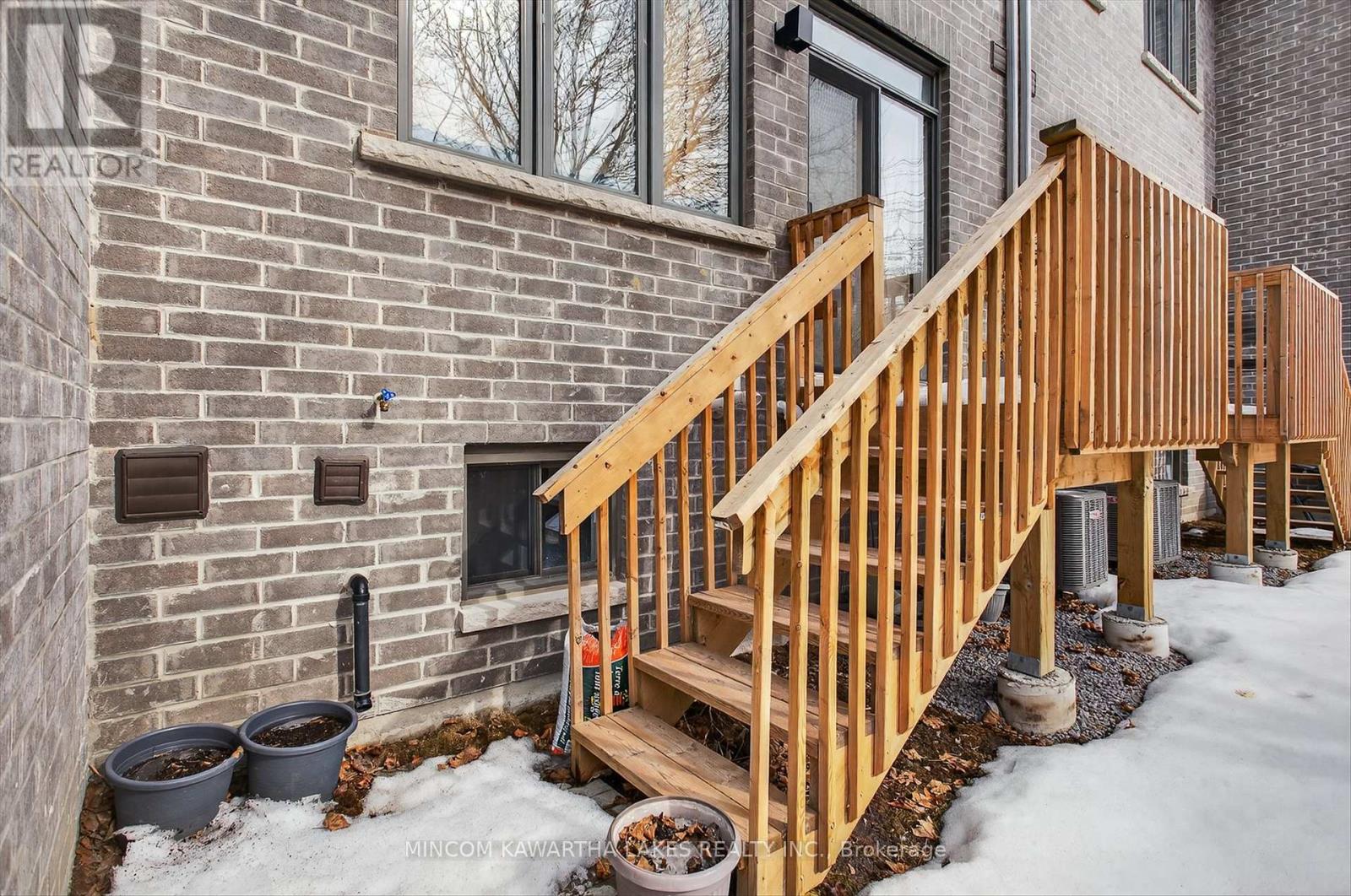 348 Okanagan Path, Oshawa, Ontario  L1H 0A7 - Photo 39 - E12854120