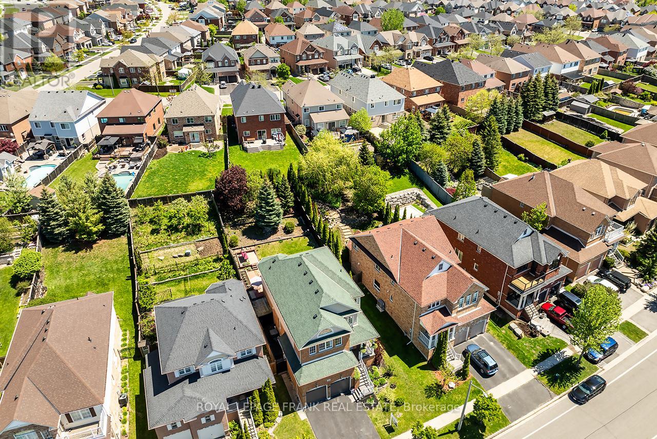 1533 Clearbrook Drive, Oshawa, Ontario  L1K 2P6 - Photo 2 - E12854168