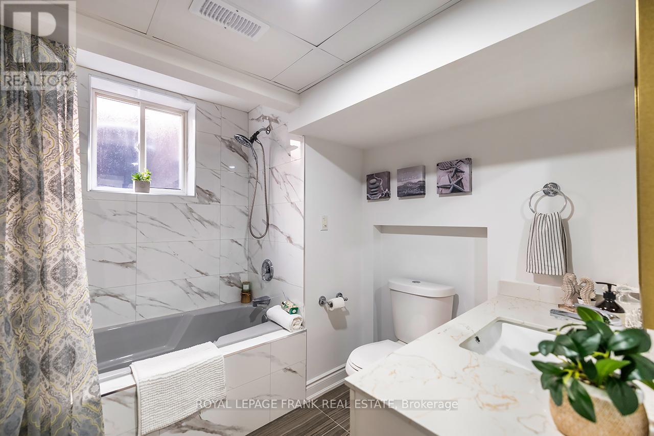 1533 Clearbrook Drive, Oshawa, Ontario  L1K 2P6 - Photo 9 - E12854168