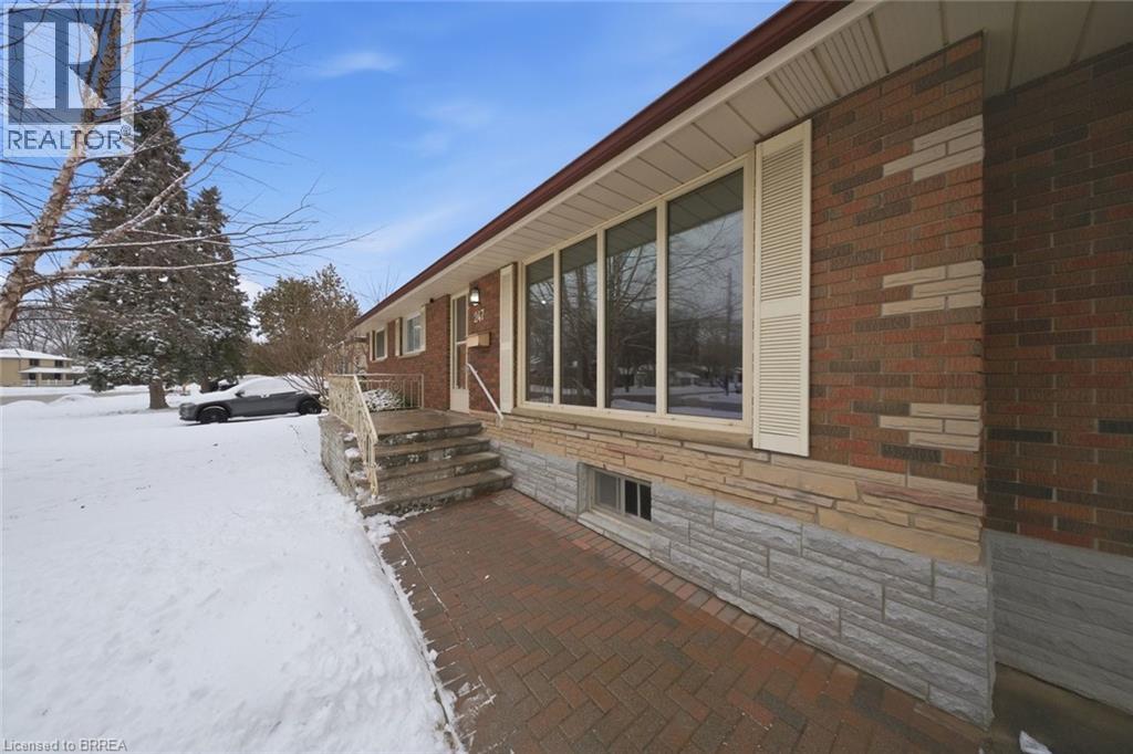 247 Memorial Drive, Brantford, Ontario  N3R 5T2 - Photo 6 - 40805448