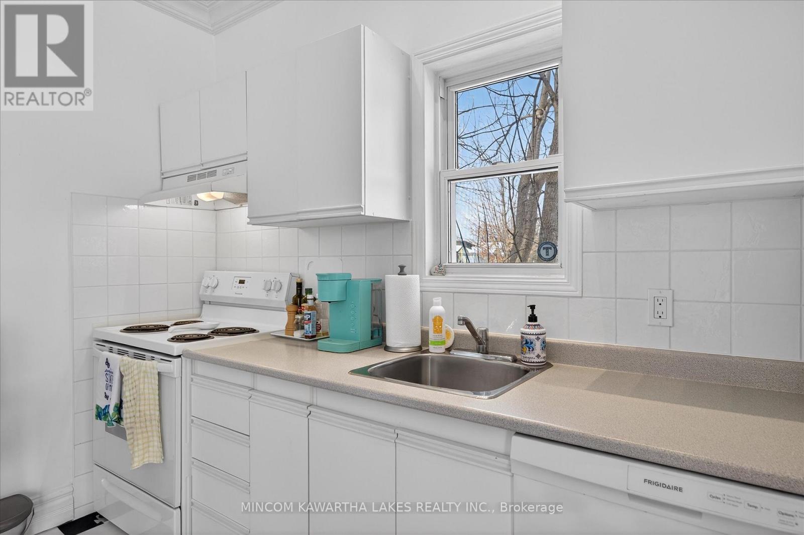 668 Brown Street, Peterborough (Otonabee Ward 1), Ontario  K9J 4K5 - Photo 16 - X12854076