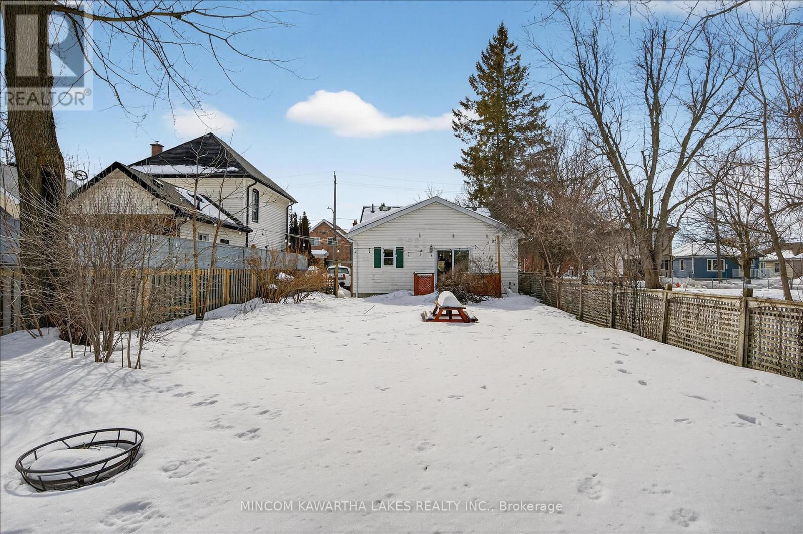 668 Brown Street, Peterborough (Otonabee Ward 1), Ontario  K9J 4K5 - Photo 37 - X12854076
