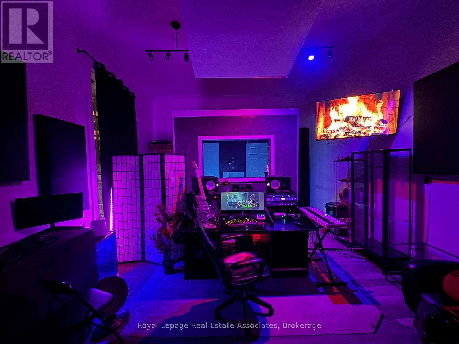 6 DENISON AVENUE, Toronto, Ontario