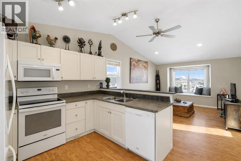 57 Garden Road, Lacombe, Alberta  T4L 2P1 - Photo 9 - A2284750