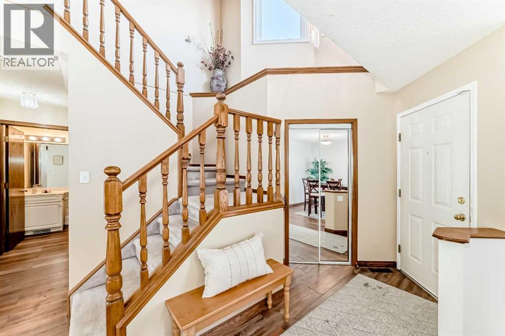 205 Patterson Hill Sw, Calgary, Alberta  T3H 3J2 - Photo 4 - A2278919