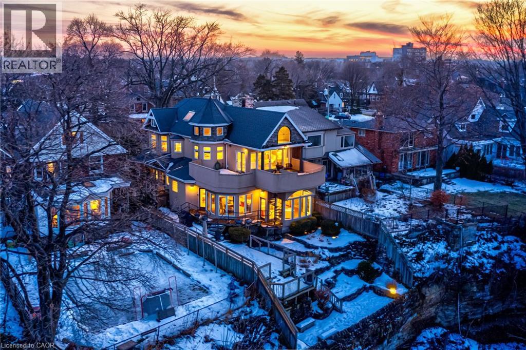 91 MOUNTAIN PARK Avenue, Hamilton, Ontario