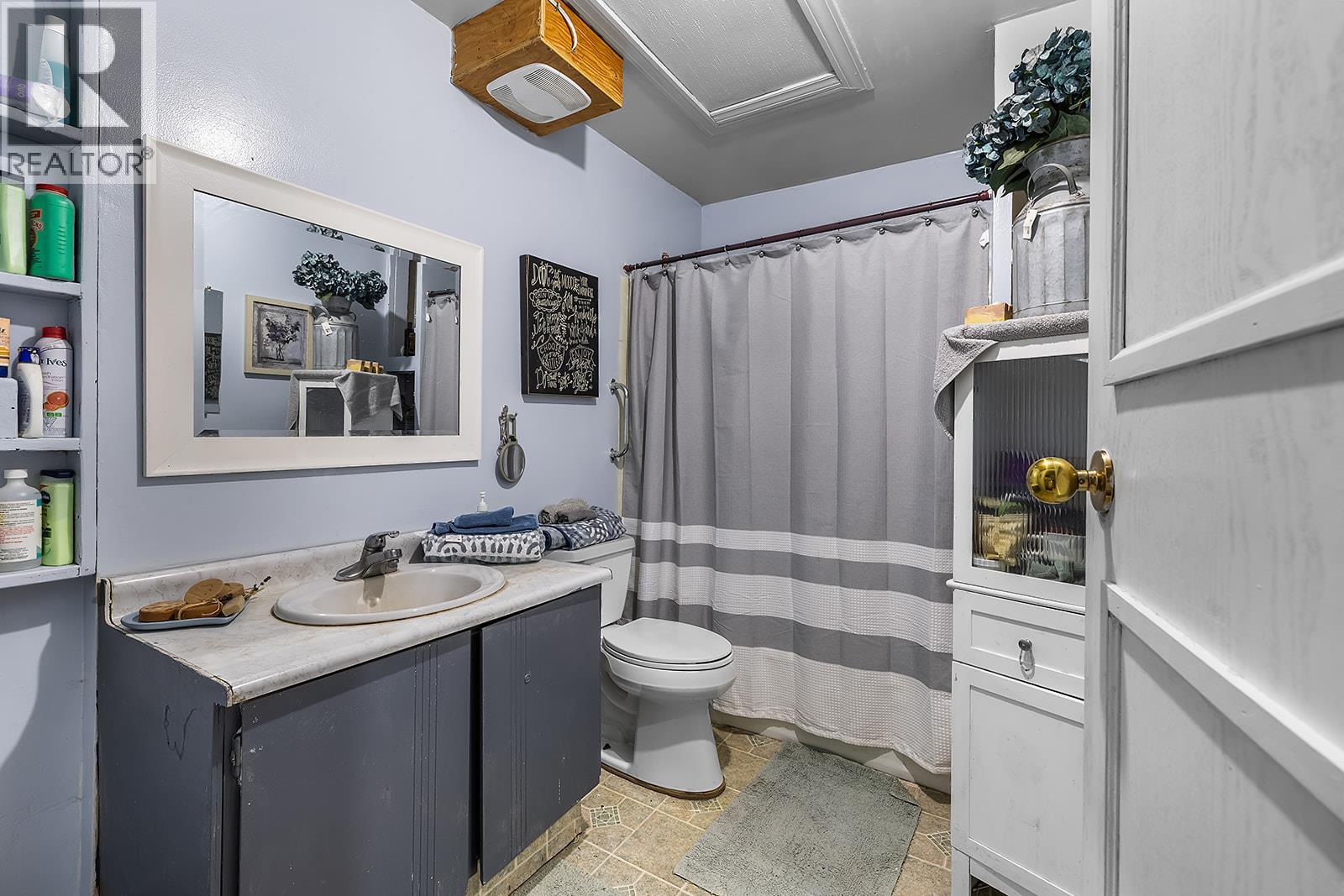 3665 Sweet Road, Baynes Lake, British Columbia  V0B 1T4 - Photo 16 - 10378238