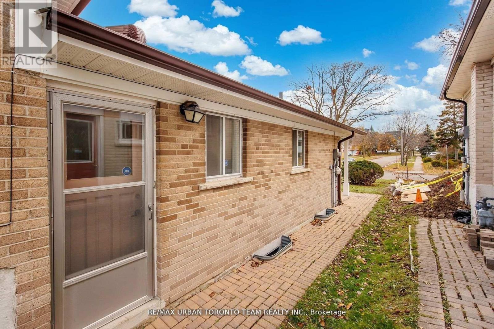 Lower - 12 Wardencourt Drive, Toronto, Ontario  M1T 2H3 - Photo 14 - E12854032